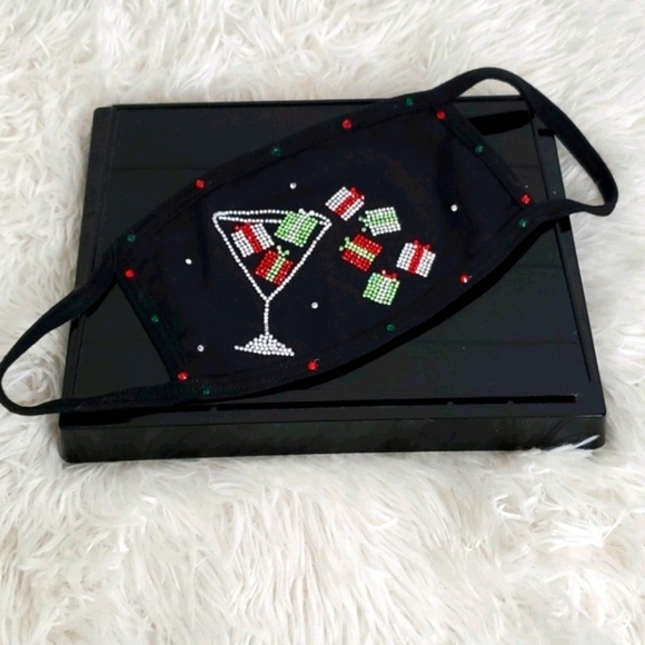 HOLIDAY MASK BUNDLE - Picture 2 of 2